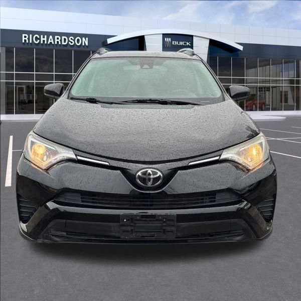Used 2017 Toyota RAV4 LE AWD/4WD image 2