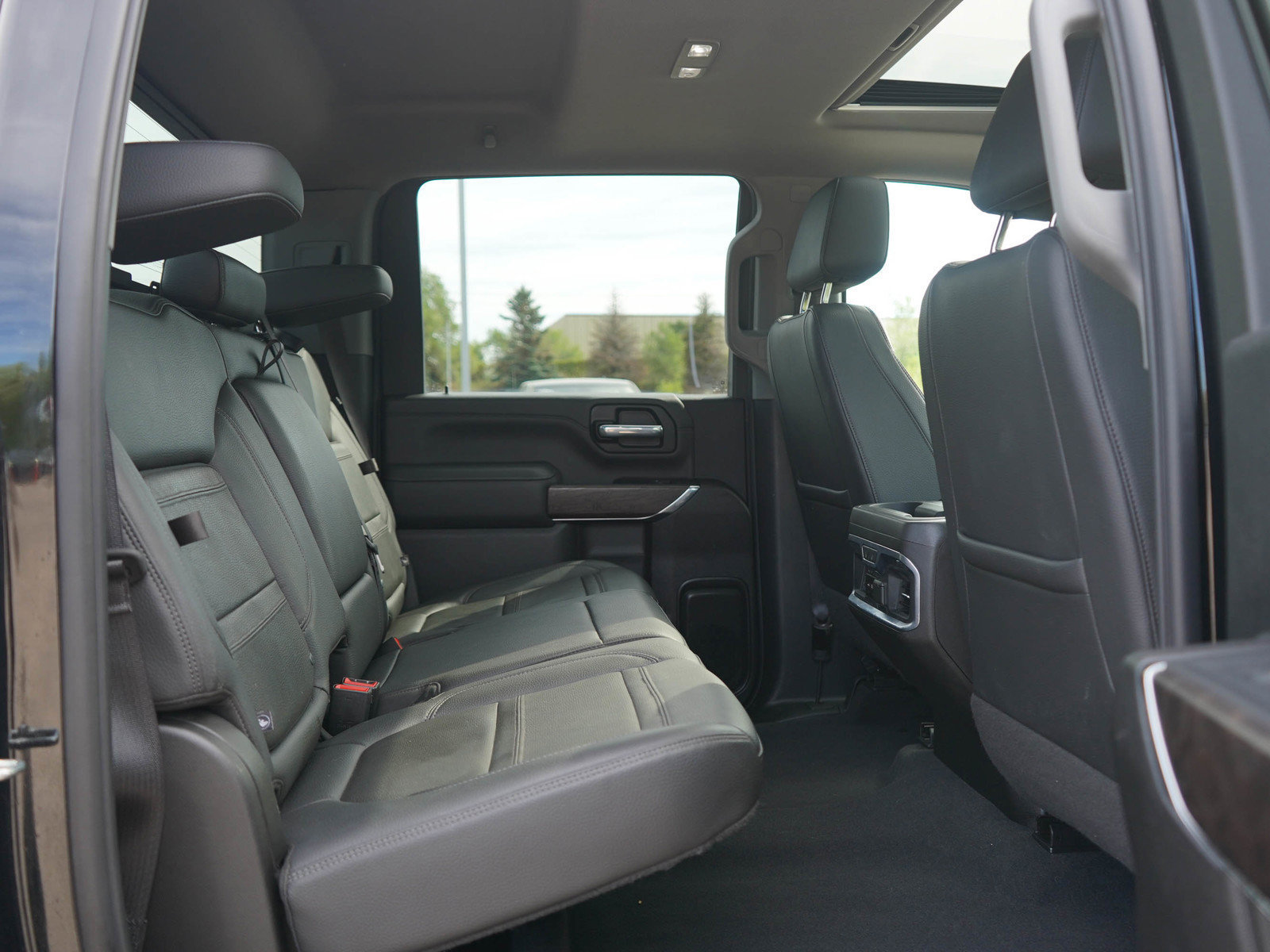 Used 2022 GMC Sierra 3500 Denali AWD/4WD image 12