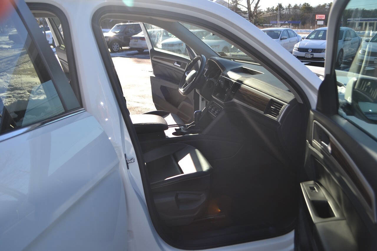 Used 2021 Volkswagen Atlas SE w/ Towing Package image 16