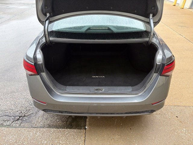 Used 2024 Nissan Sentra SV FWD image 14