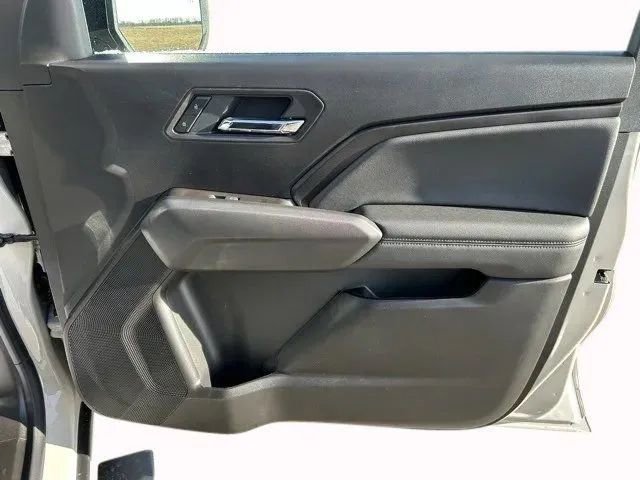 New 2026 GMC Canyon Elevation w/ LPO, Black Badging Package image 17