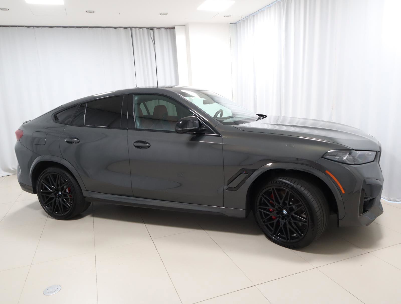 Used 2025 BMW X6 M Competition w/ Executive Package image 6