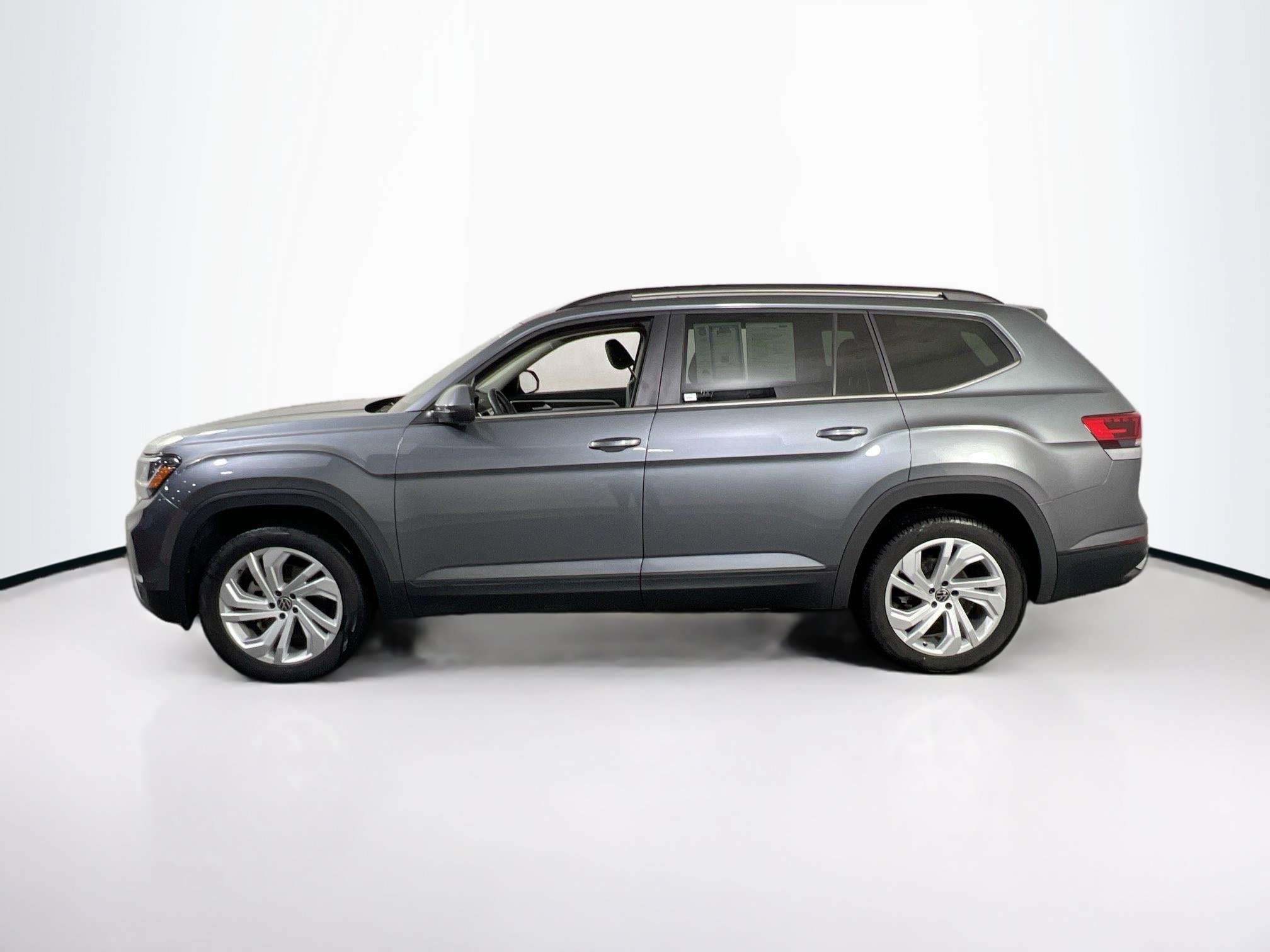 Used 2023 Volkswagen Atlas SE image 8