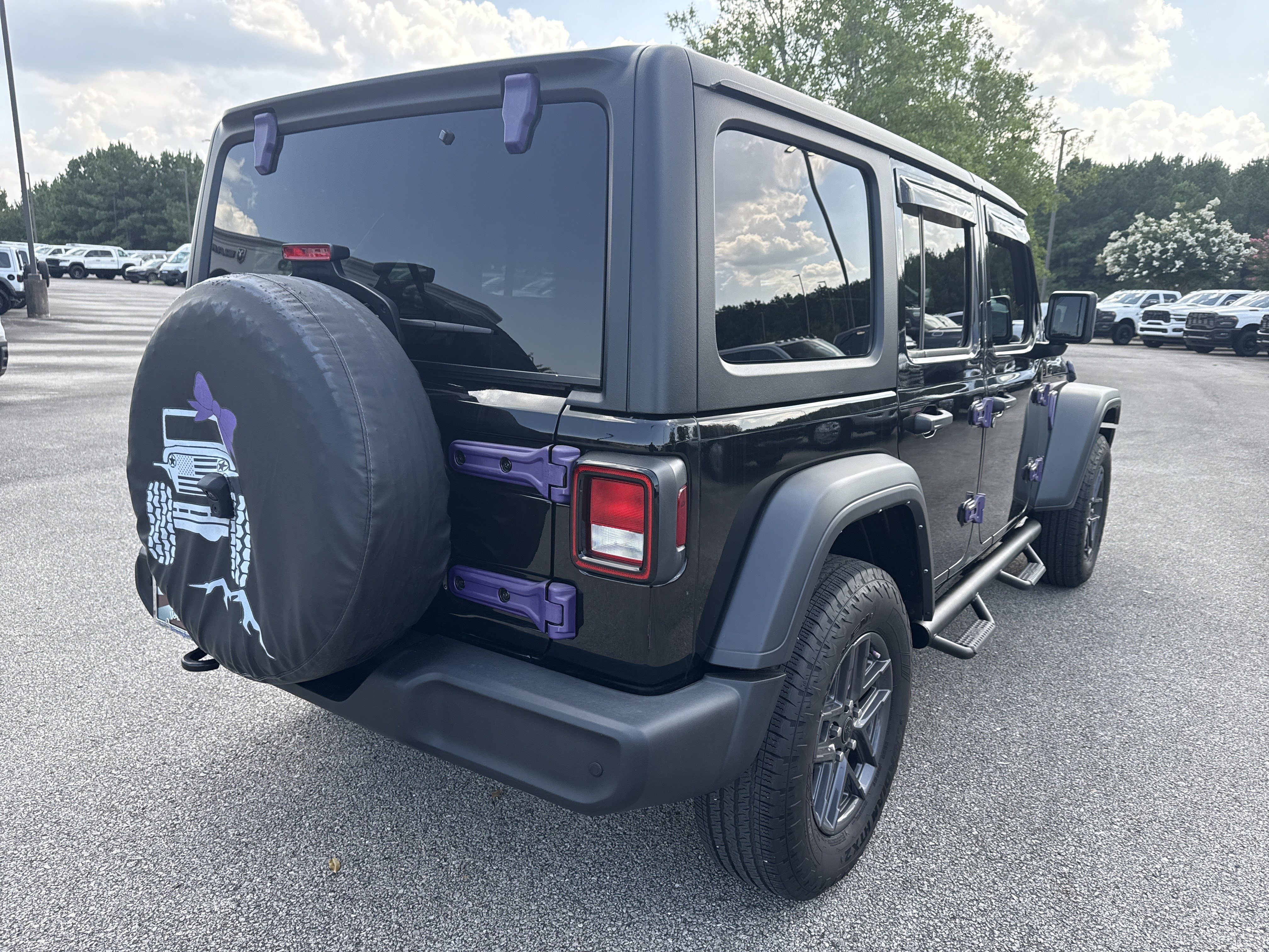 Used 2024 Jeep Wrangler Unlimited Sport AWD/4WD image 7