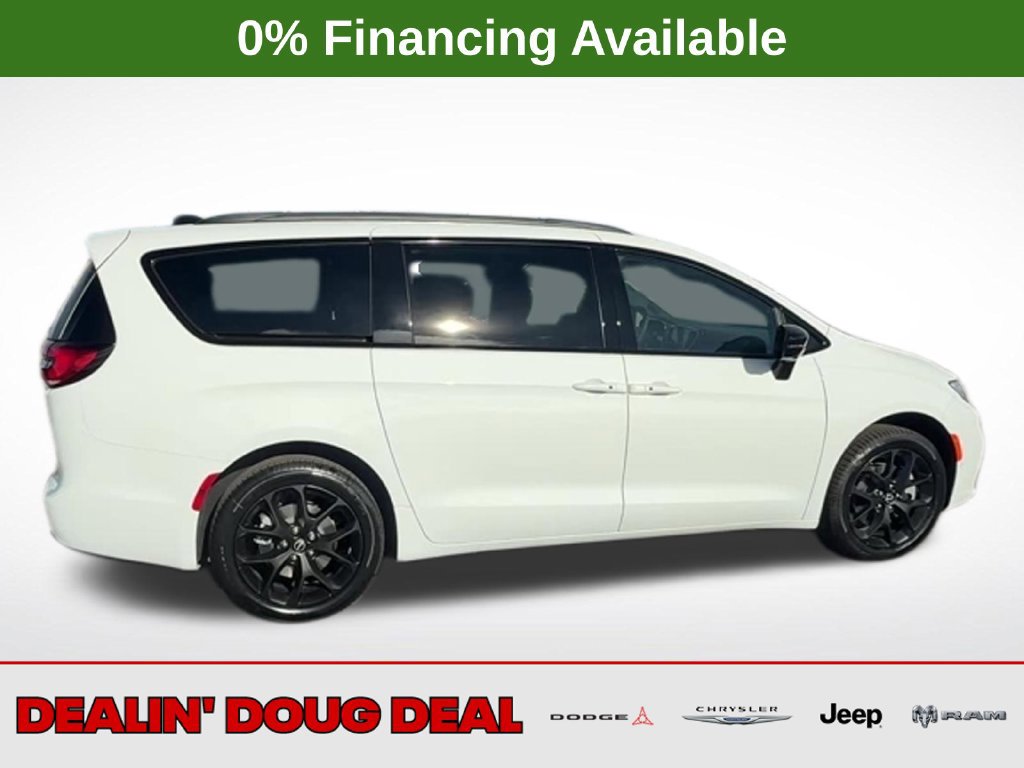 New 2026 Chrysler Pacifica Limited w/ S Appearance Package AWD/4WD image 39