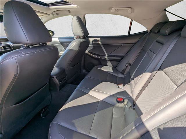 Used 2018 Lexus IS 300 RWD image 18