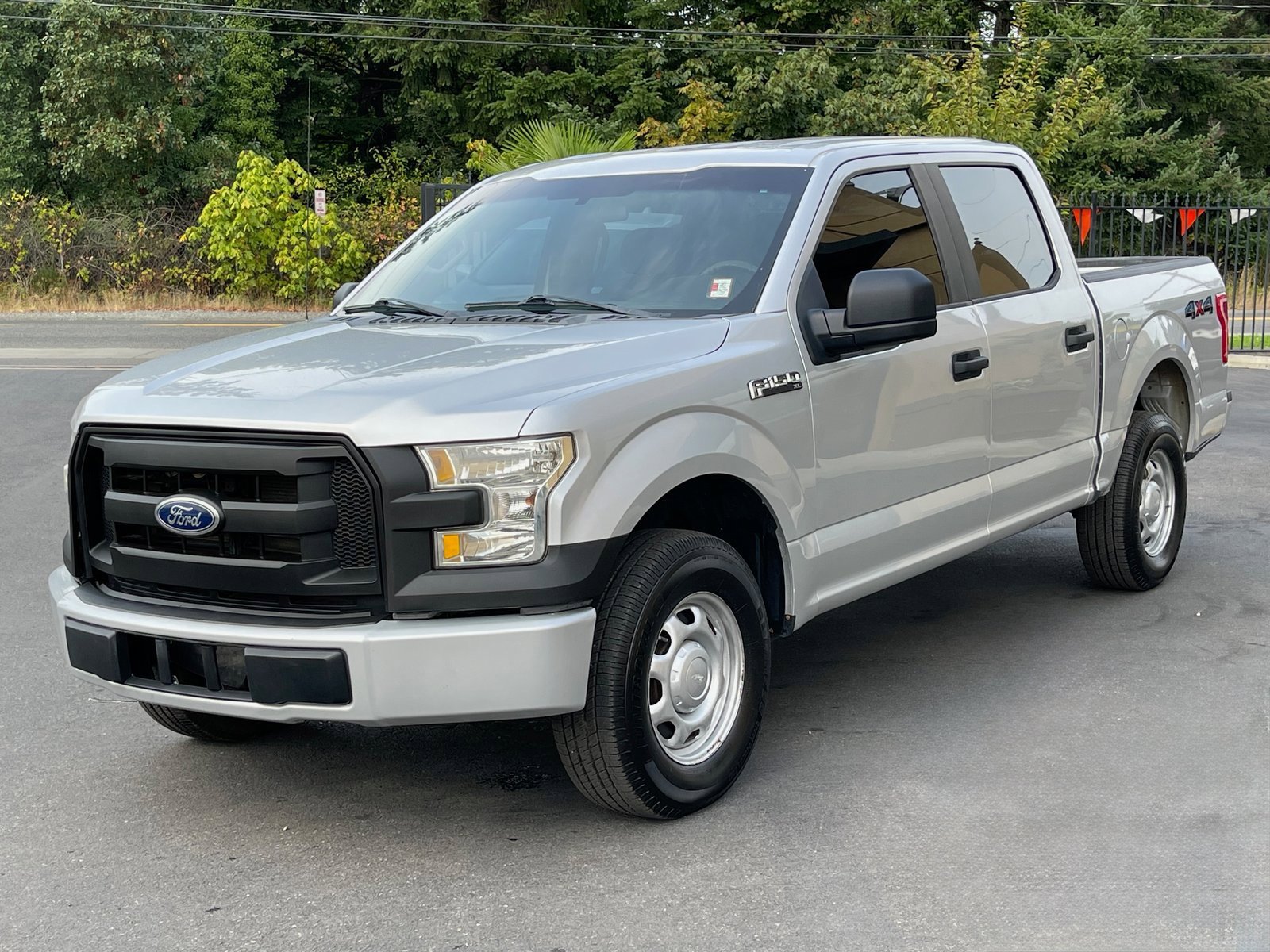 Used 2017 Ford F150 XL w/ Equipment Group 101A Mid image 3