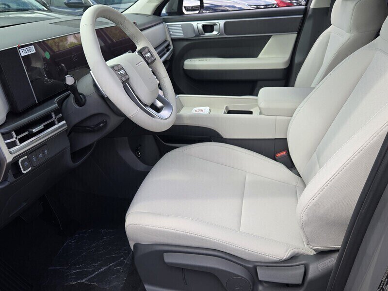 New 2027 Hyundai Santa Fe SE FWD image 5
