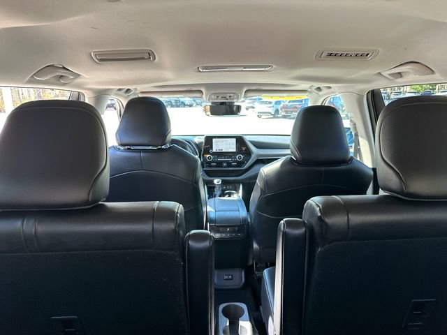 Used 2024 Toyota Highlander XLE AWD/4WD image 14
