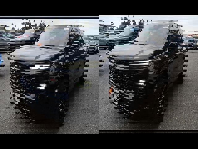 Used 2024 Chevrolet Traverse RS image 3