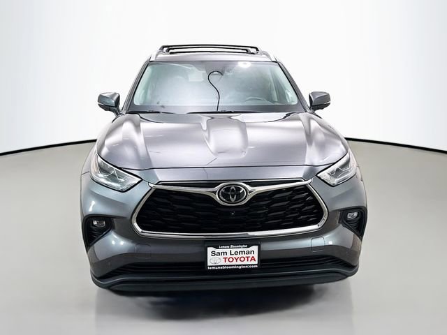 Used 2023 Toyota Highlander Limited image 2