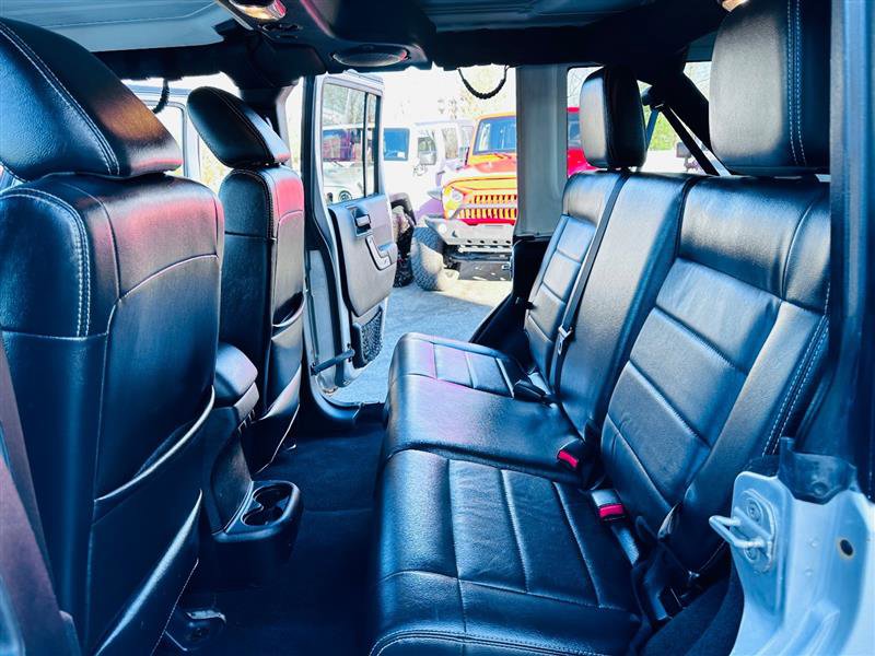 Used 2012 Jeep Wrangler Unlimited Rubicon w/ Max Tow Pkg image 23