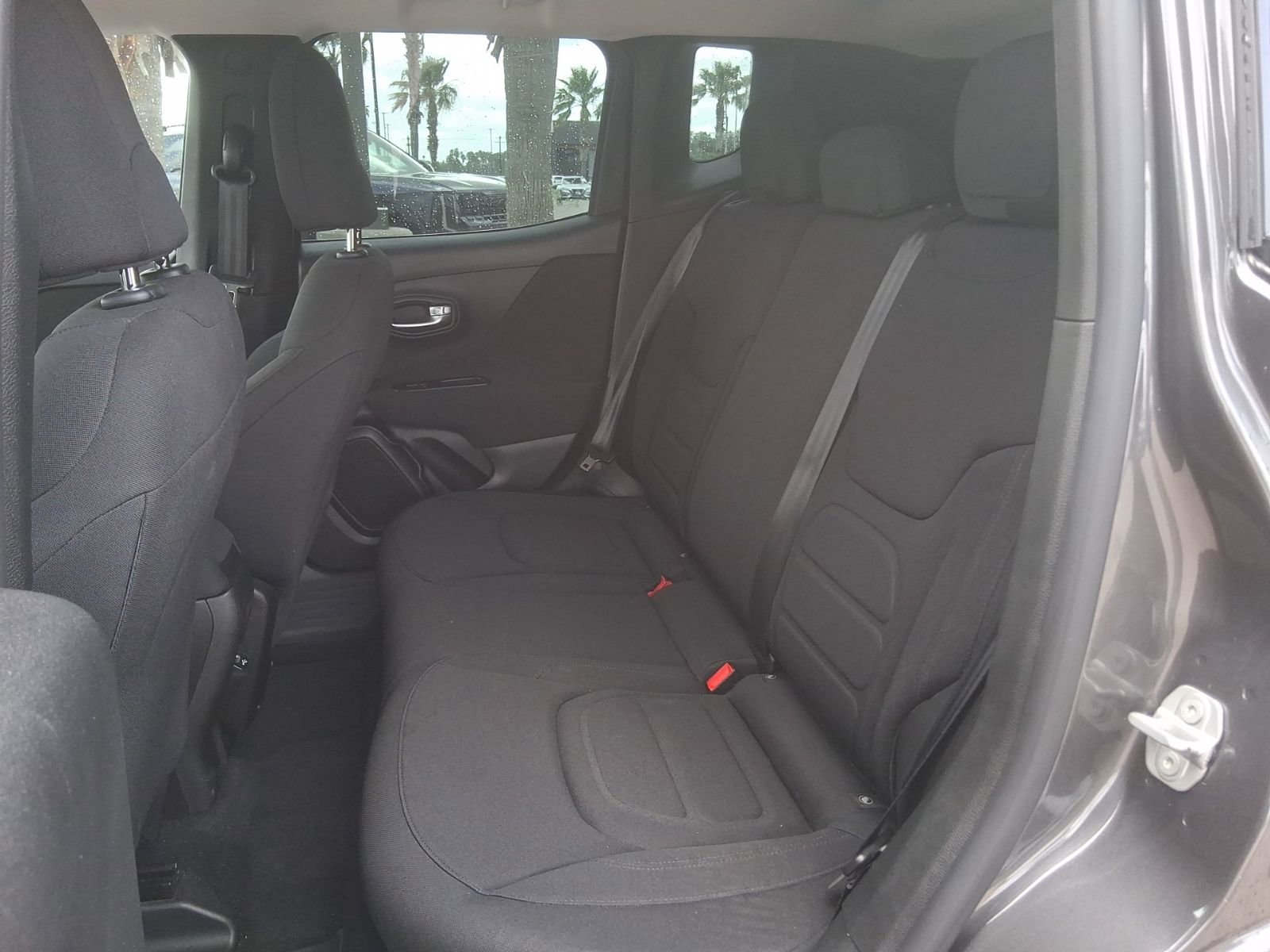 Used 2021 Jeep Renegade Latitude FWD image 17