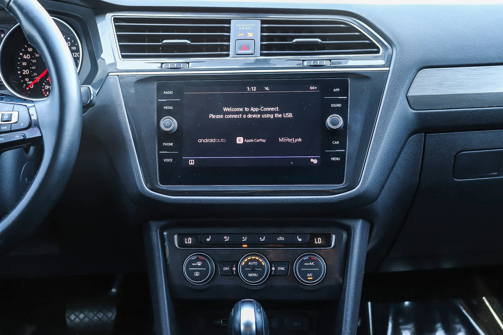 Used 2019 Volkswagen Tiguan SE image 13