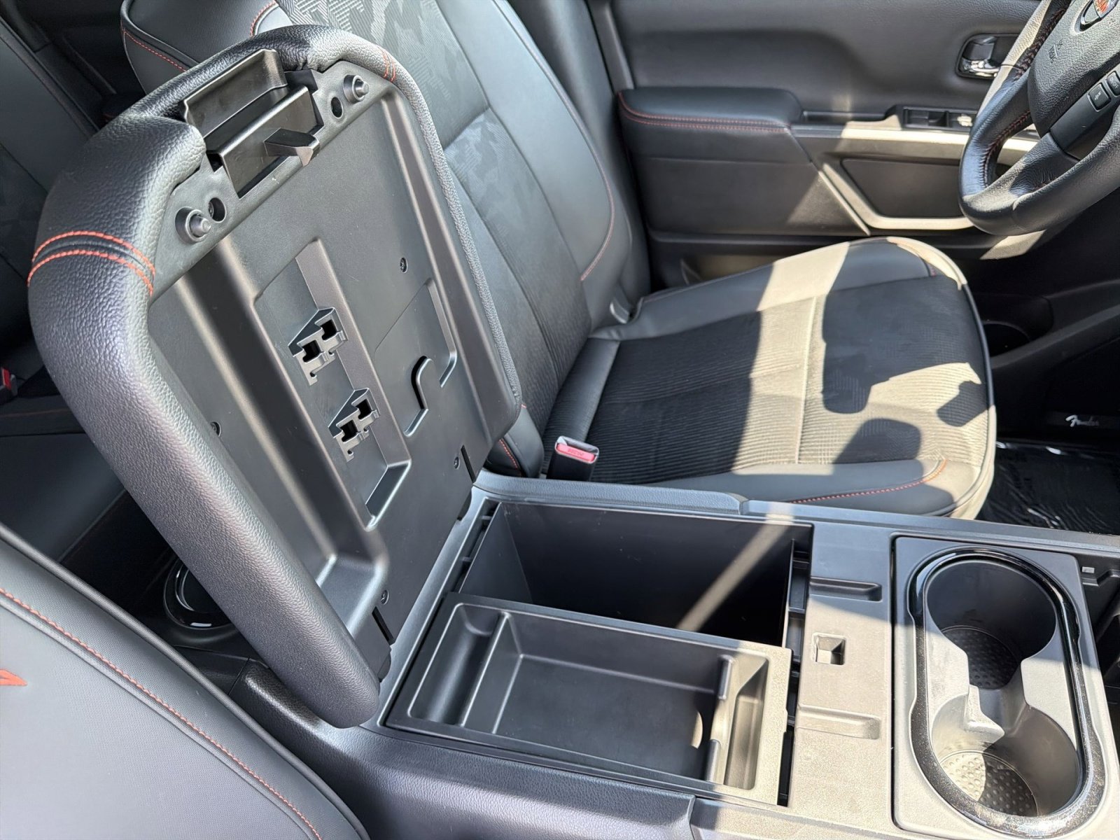 Used 2021 Nissan Titan PRO-4X w/ Pro-4x Utility Package image 40