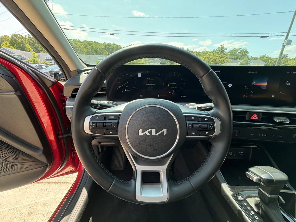 Used 2025 Kia K5 EX FWD image 17