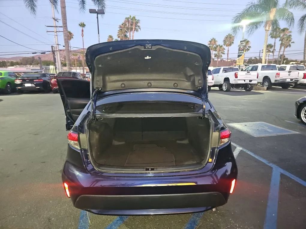 Used 2021 Toyota Corolla LE image 27