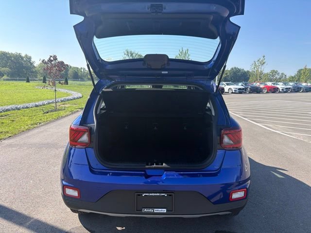Used 2025 Hyundai Venue SEL FWD image 9