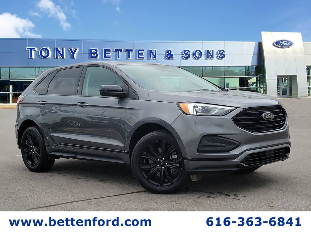 Used 2024 Ford Edge SE w/ Black Appearance Package