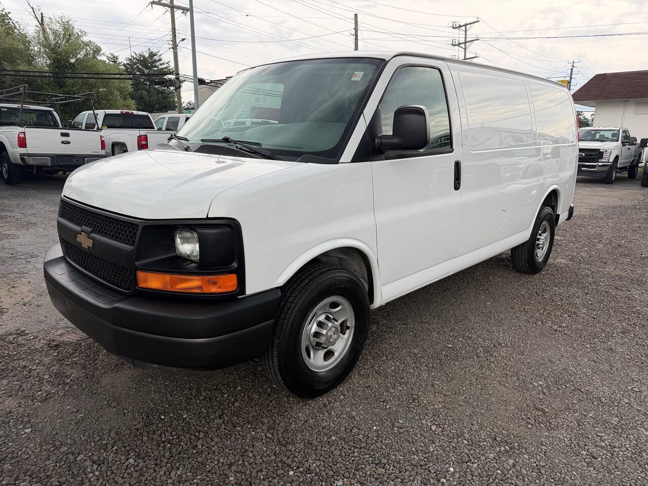 Used 2015 Chevrolet Express 2500 RWD image 2