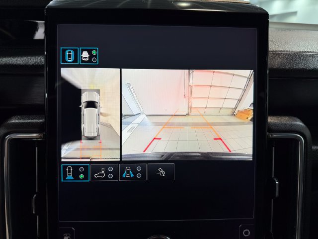 Used 2025 GMC Yukon Denali AWD/4WD image 22