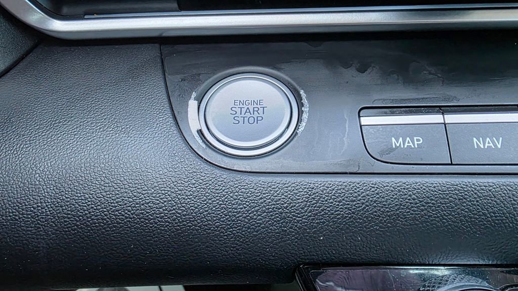 Used 2023 Hyundai Elantra Limited image 38