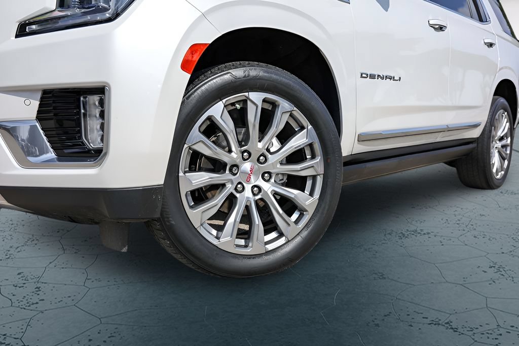 Used 2022 GMC Yukon Denali AWD/4WD image 4