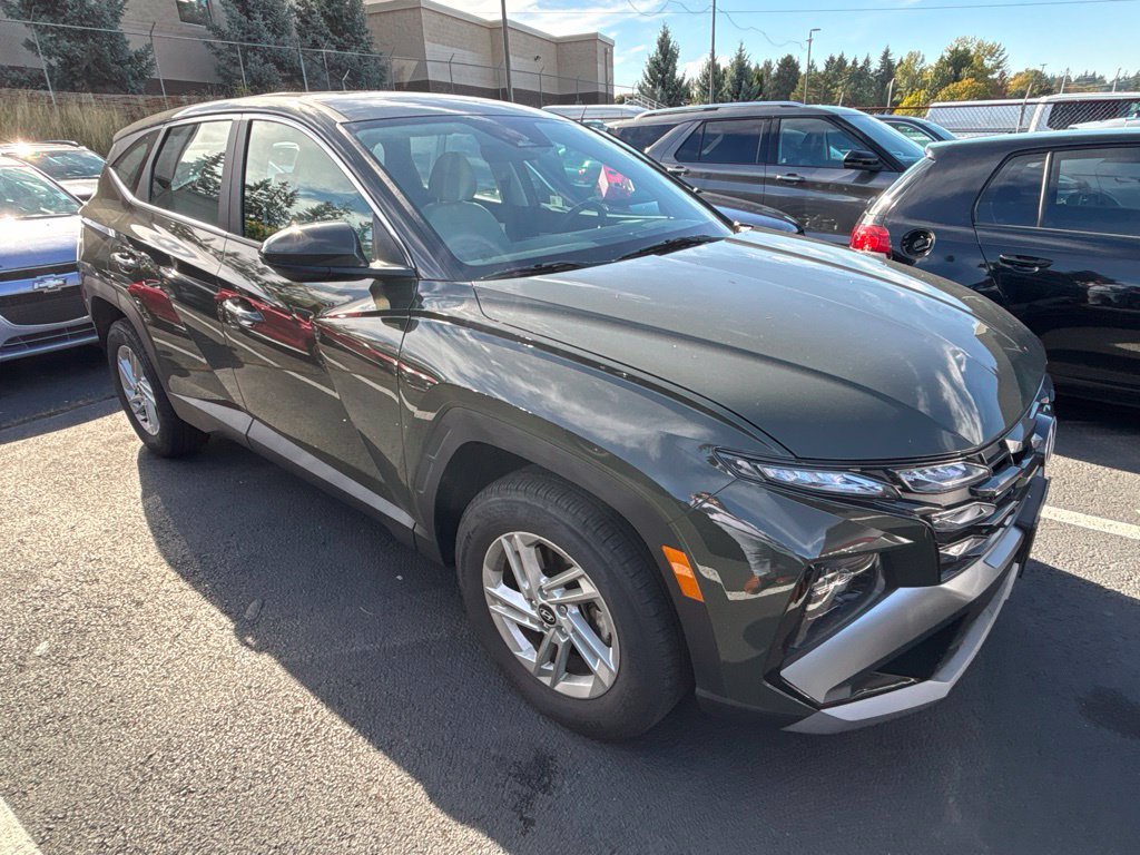 Certified 2025 Hyundai Tucson SE AWD/4WD image 2