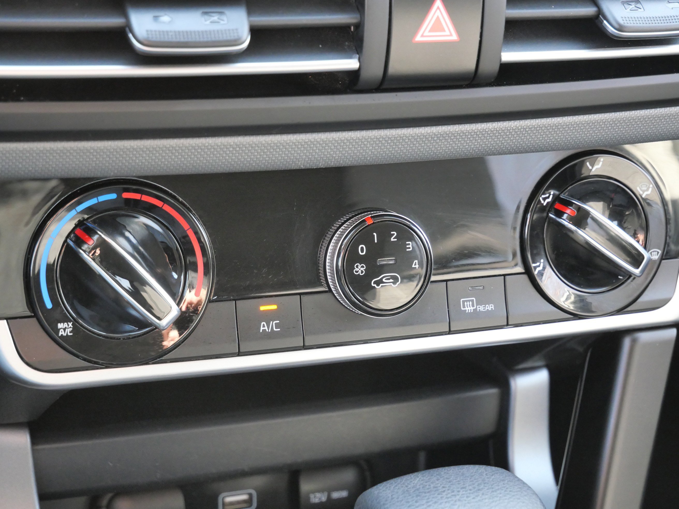 Used 2021 Kia Seltos LX image 24