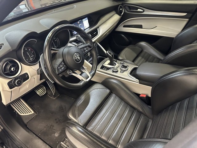 Used 2021 Alfa Romeo Stelvio Ti Sport image 11