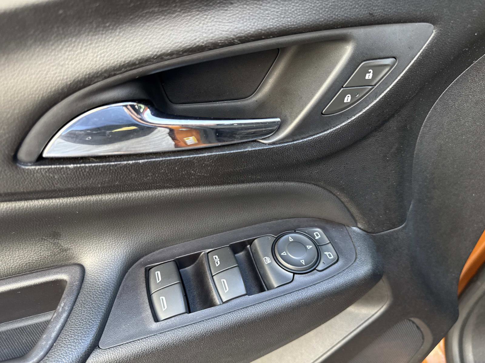 Used 2018 Chevrolet Equinox LT image 18