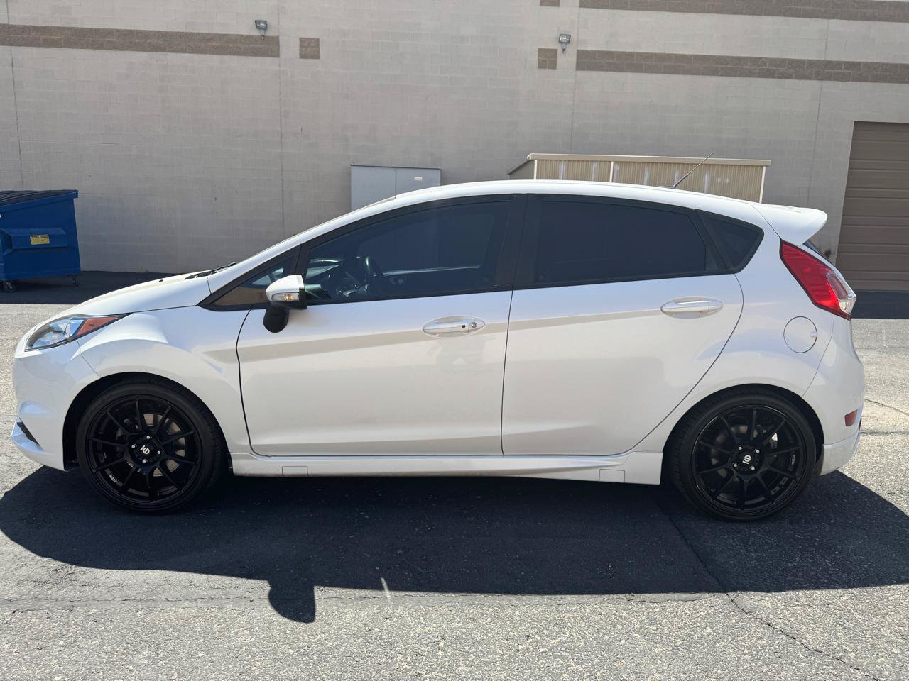 Used 2017 Ford Fiesta ST FWD image 4
