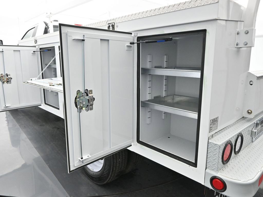 New 2025 Ford F450 XL w/ XL Chrome Package RWD image 19