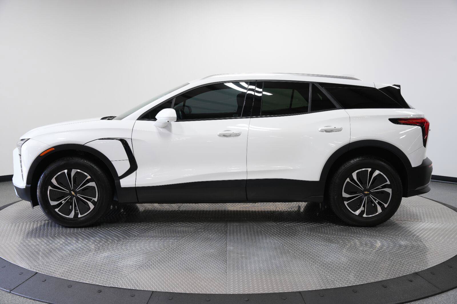 Certified 2024 Chevrolet Blazer EV LT AWD/4WD image 5