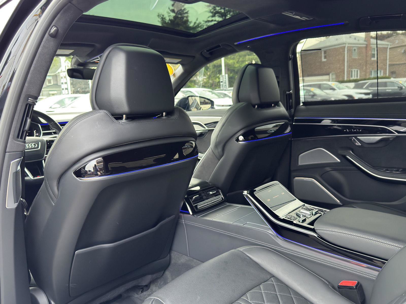 Used 2022 Audi S8 AWD/4WD image 38