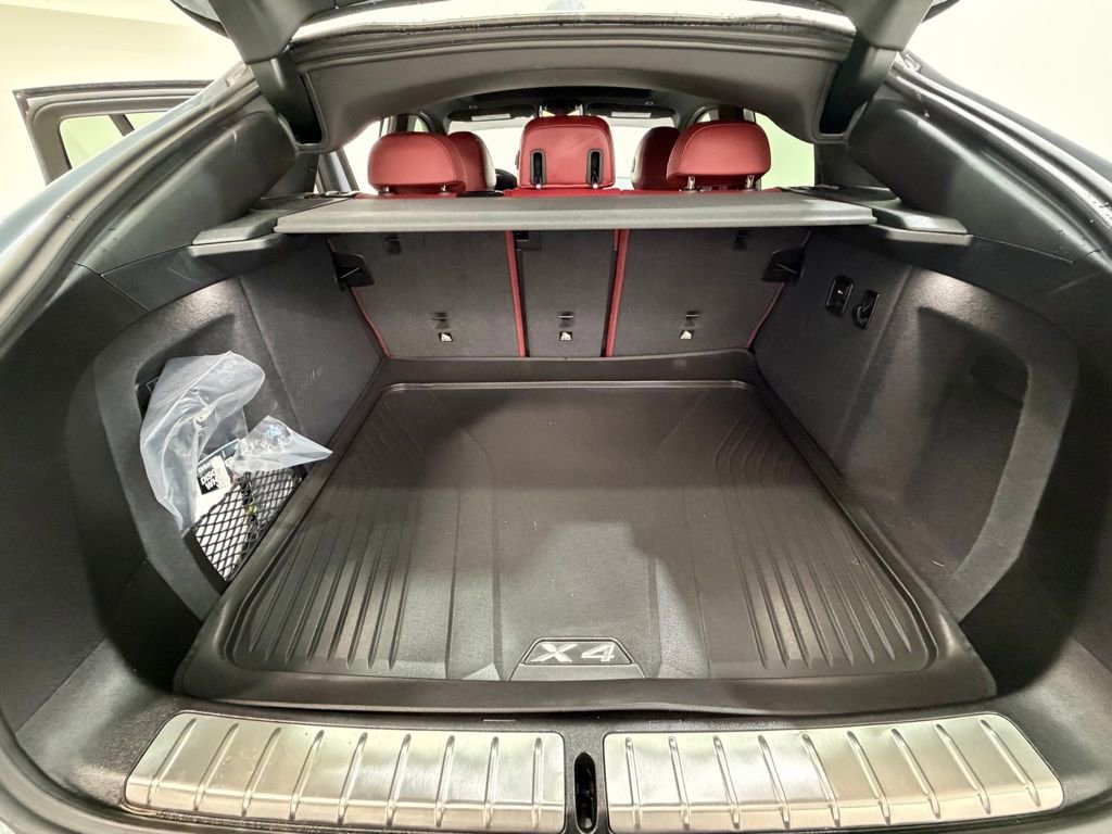 Used 2025 BMW X4 M40i w/ Premium Package image 28