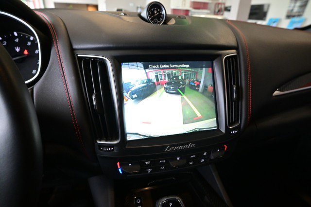 Used 2019 Maserati Levante GranLusso AWD/4WD image 43