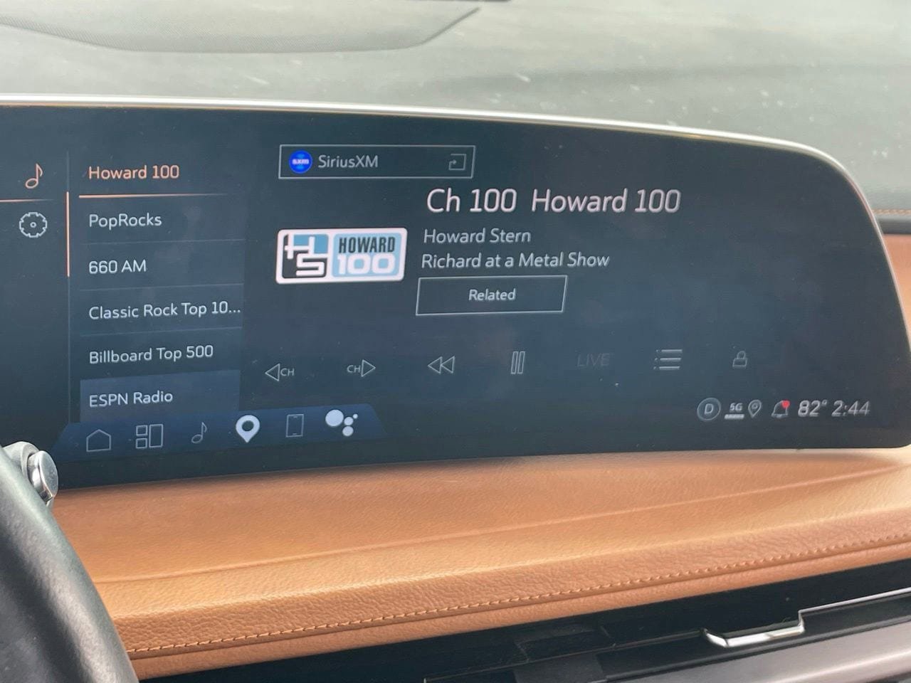 Used 2025 Cadillac XT4 Premium Luxury w/ Technology Package AWD/4WD image 12