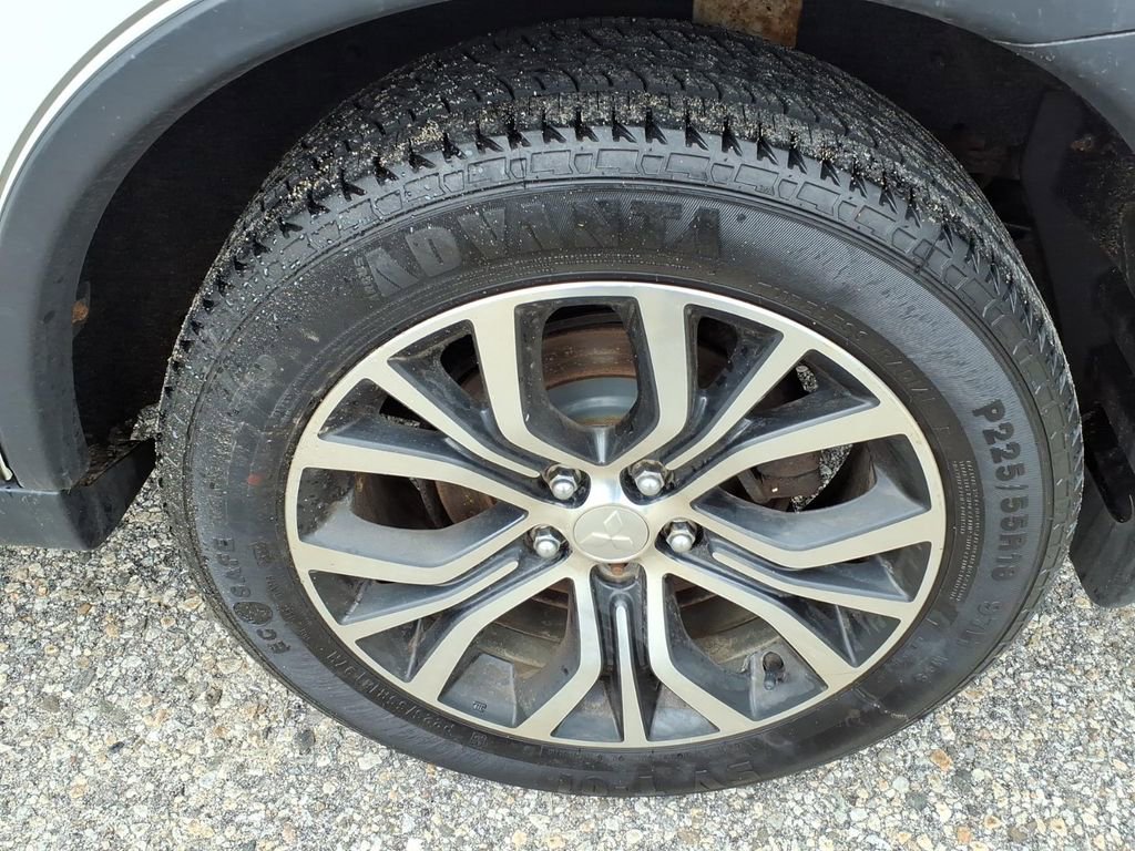 Used 2017 Mitsubishi Outlander ES image 14