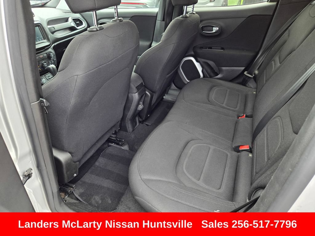 Used 2019 Jeep Renegade Latitude AWD/4WD image 14