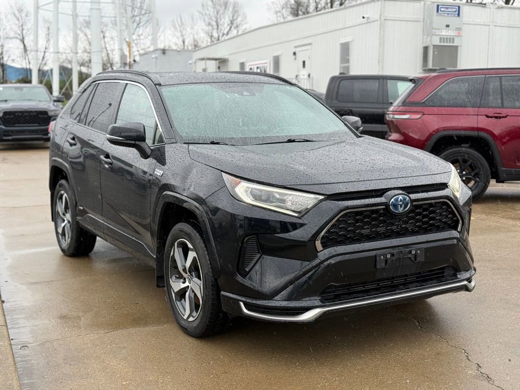 Used 2021 Toyota RAV4 SE w/ Weather & Moonroof Package image 4