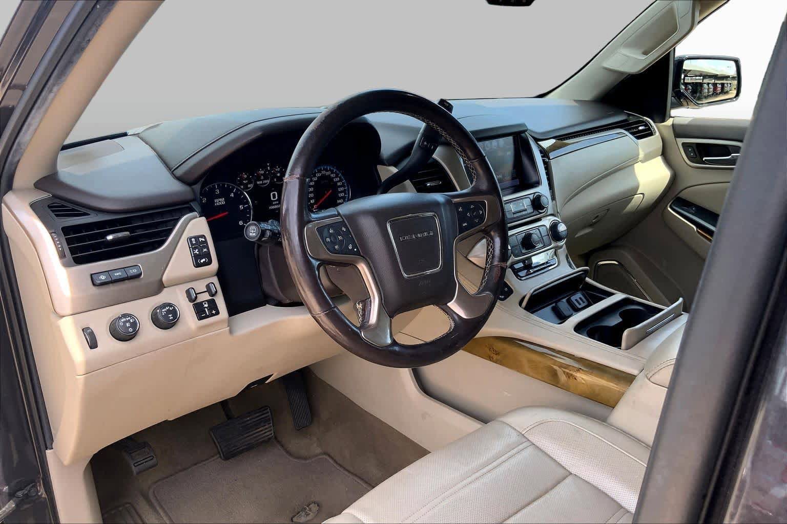Used 2017 GMC Yukon Denali w/ Open Road Package AWD/4WD image 16