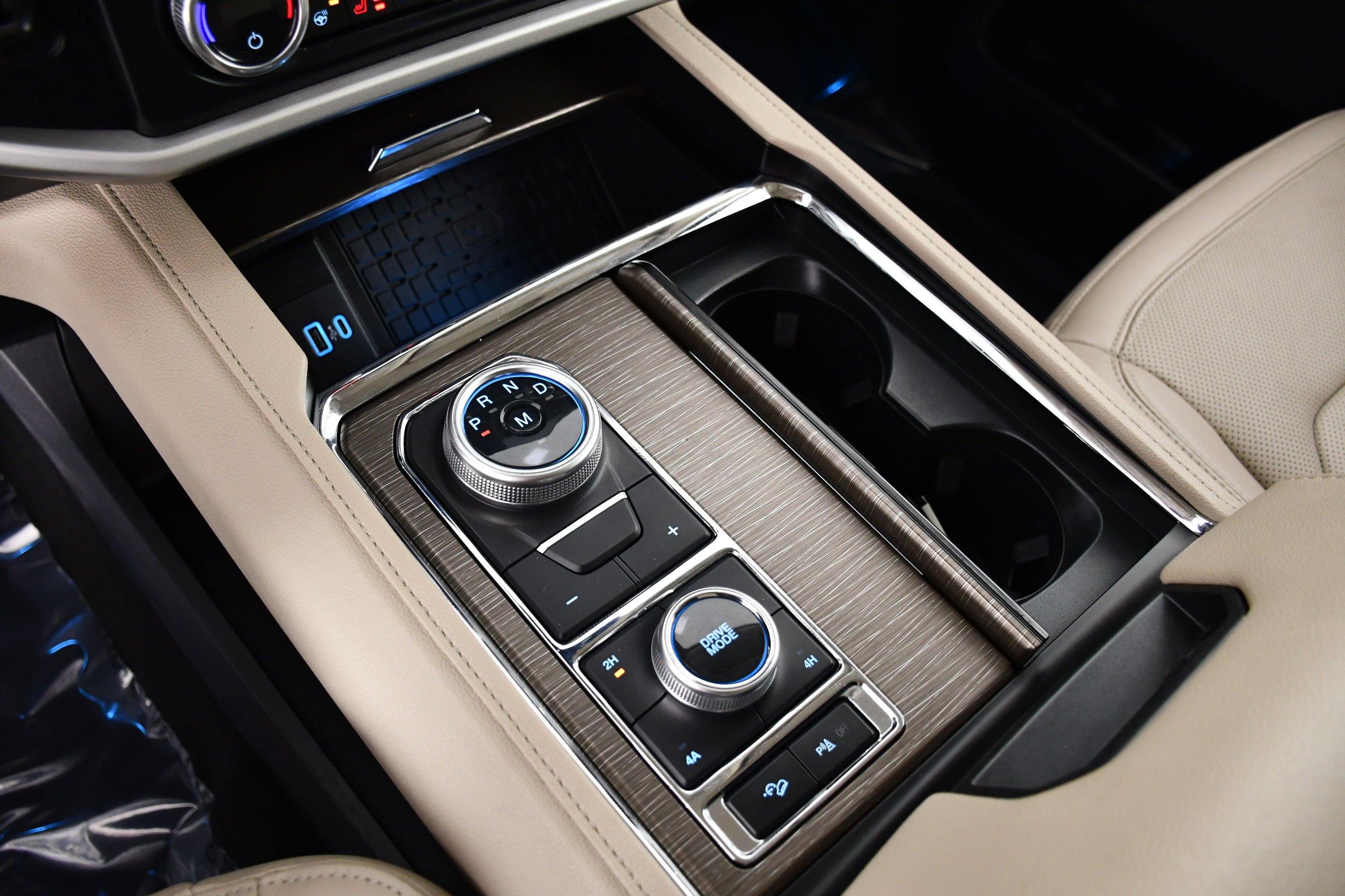 Used 2024 Ford Expedition Limited image 22