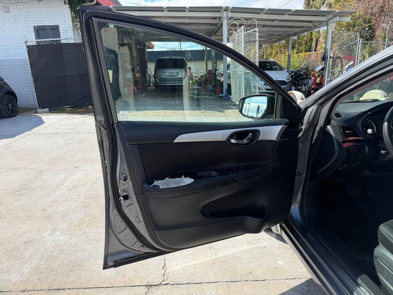 Used 2019 Nissan Sentra S image 7