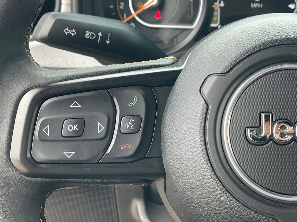 Used 2024 Jeep Gladiator Sport AWD/4WD image 18