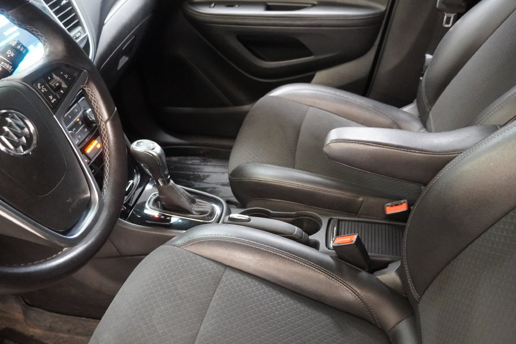 Used 2020 Buick Encore Preferred AWD/4WD image 7