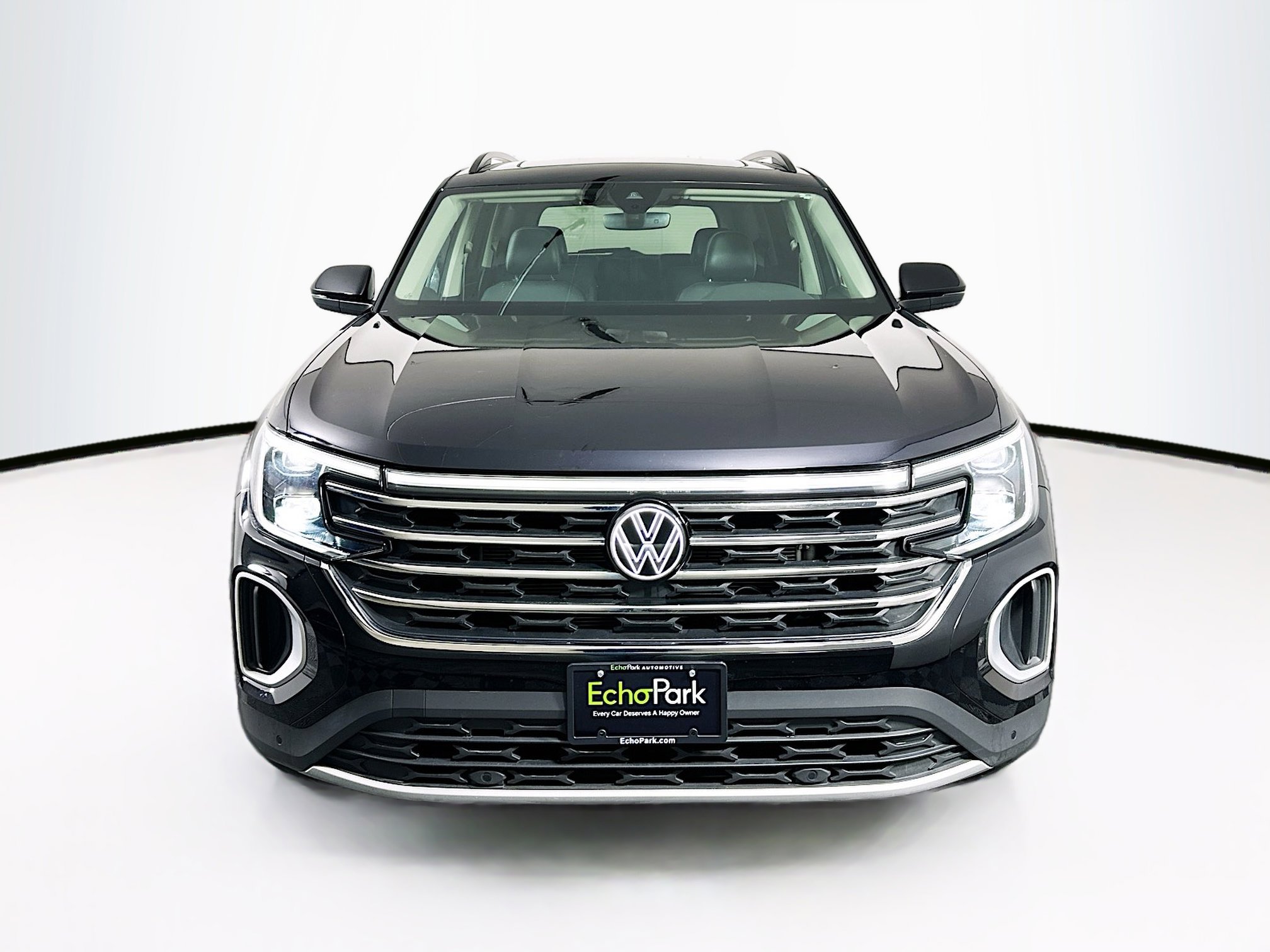 Used 2024 Volkswagen Atlas SE image 2