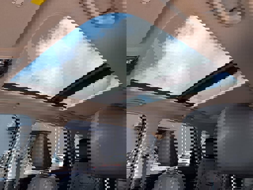 Used 2023 Kia Sorento SX image 19