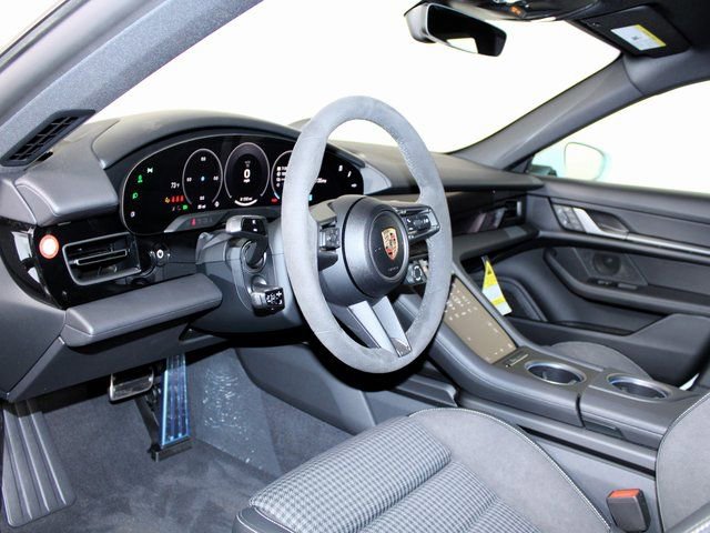 New 2025 Porsche Taycan image 4