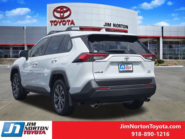 Used 2025 Toyota RAV4 XLE Premium AWD/4WD image 6